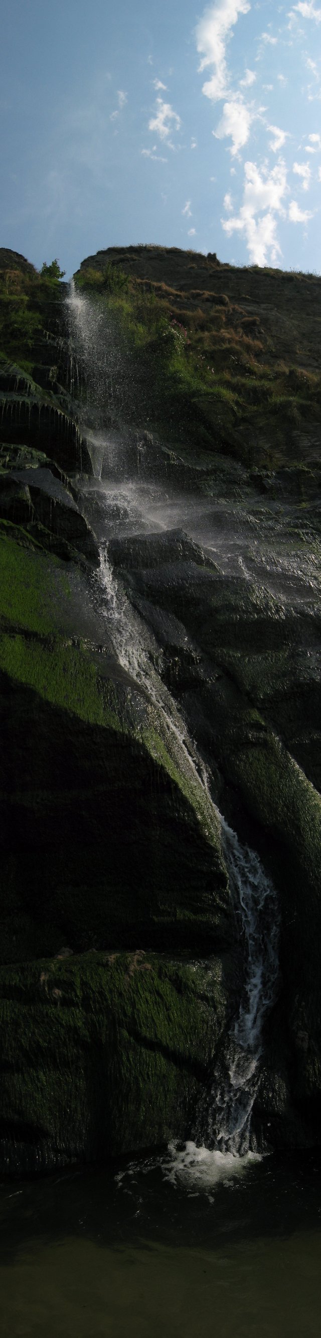klaus_goes_to_tresaith_waterfall klaus_goes_to_tresaith_waterfall