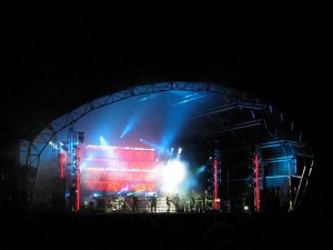 massive_attack_bristol_queen_s_square_033_cropped massive_attack_bristol_queen_s_square_033_cropped
